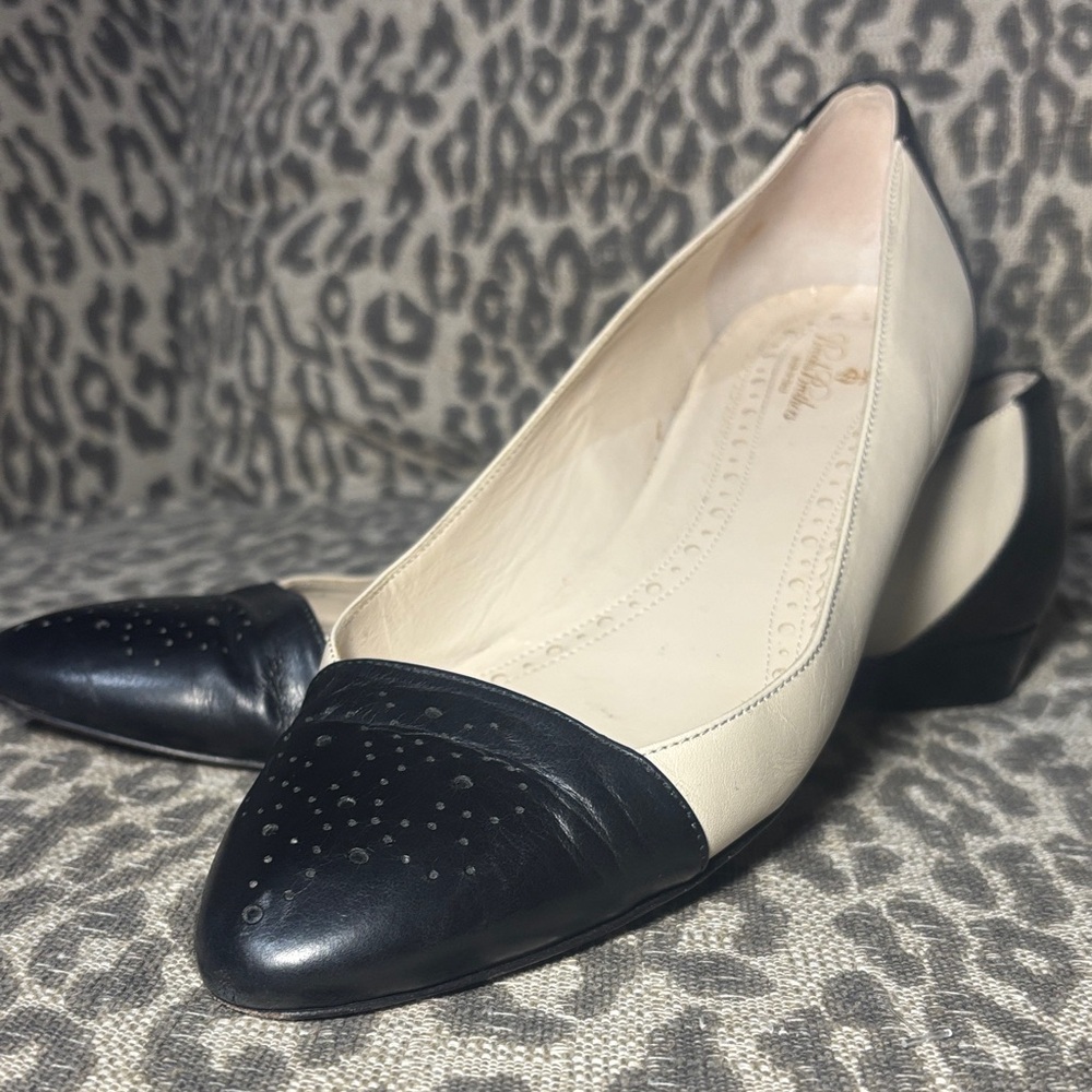 Brooks Brothers ballet flats black & cream leather‎ flats eyelet toe detail 8.5